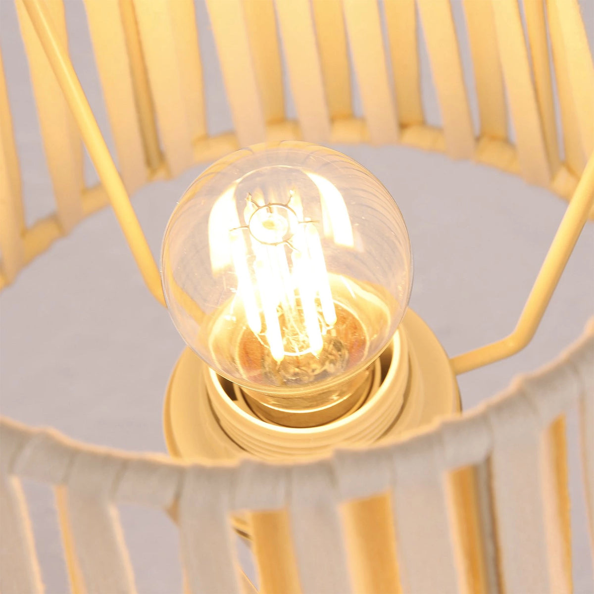 Lampe de table en fil de coton - Design élancé